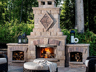 Outdoor Kitchens and Fireplaces